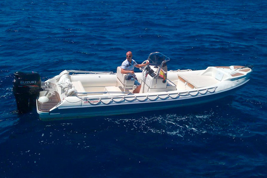 RIB Neumática Semi-rigide GOMMONAUTICA G-65 Y Motor boat en location a Ibiza ou Formentera, avec ou 